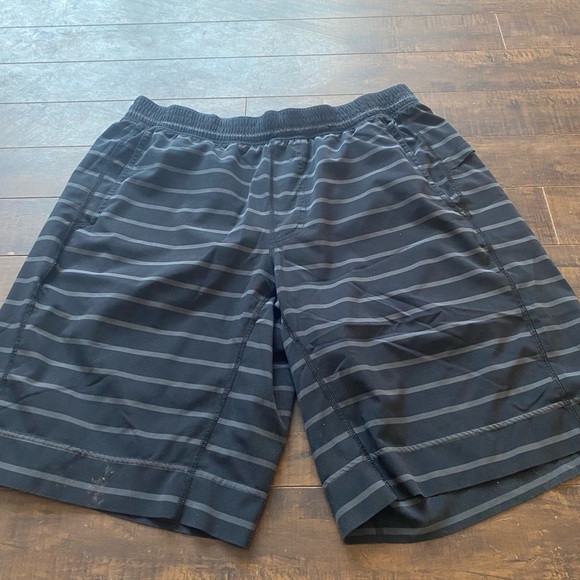 Lululemon Striped lined shorts - Picture 5 of 6